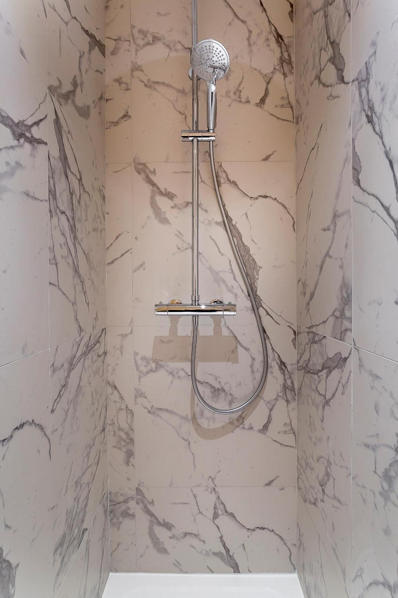 Arbre Sec - T2 - Meuble Tres Calme Appartement Lyon Buitenkant foto
